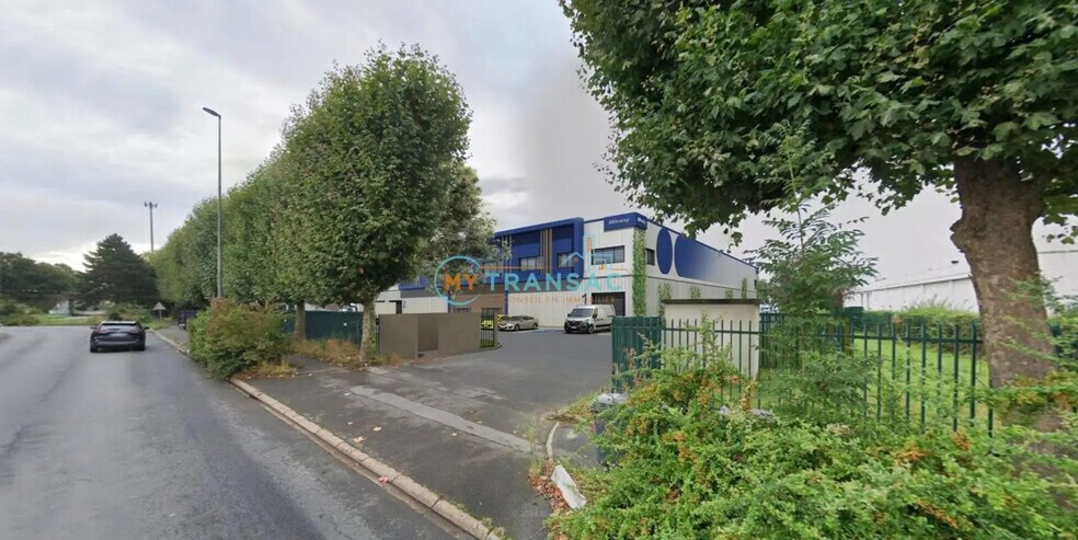 Light Industrial in Villejust to rent - Building Photo - Image 2 of 6