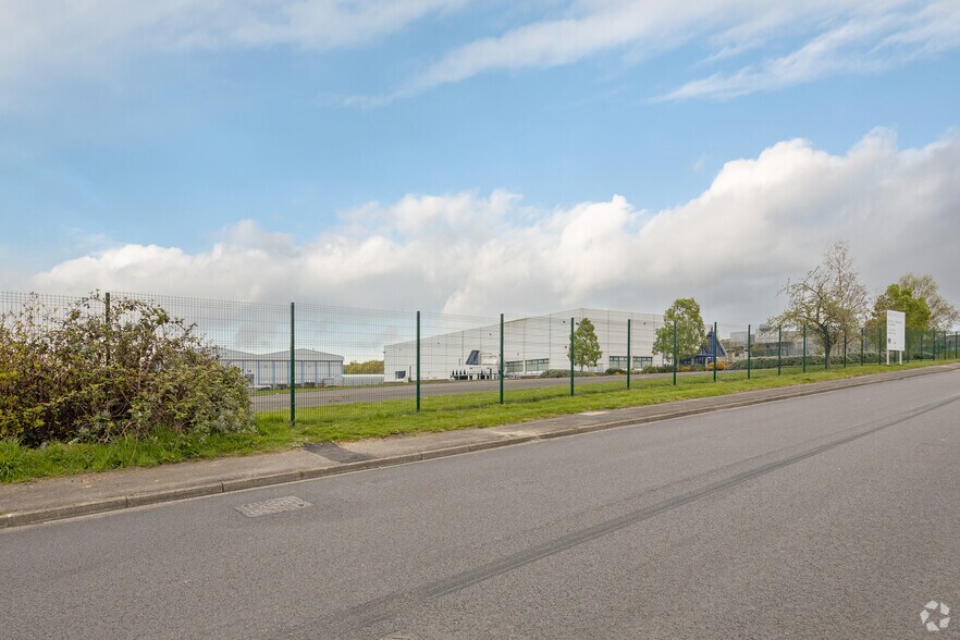 Don Pedro Av, Normanton to rent - Building Photo - Image 3 of 3