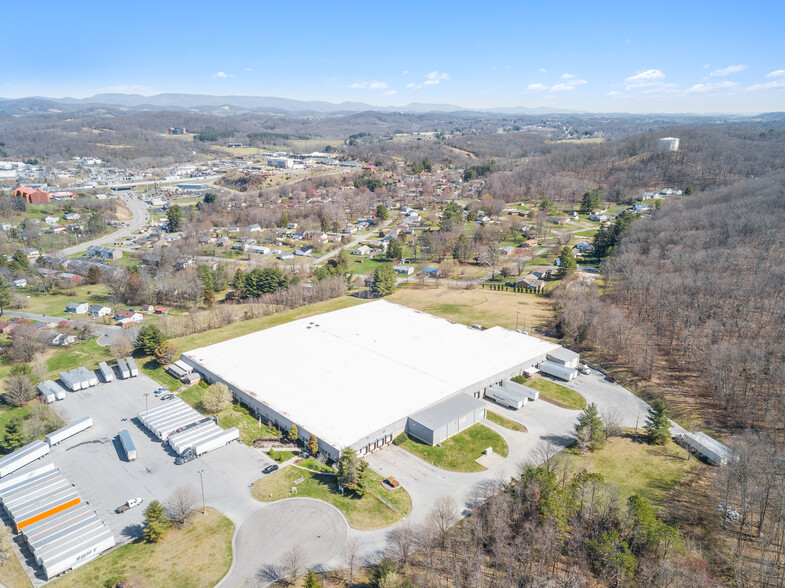 280 Thomas Rd, Bristol, VA for sale - Building Photo - Image 1 of 1