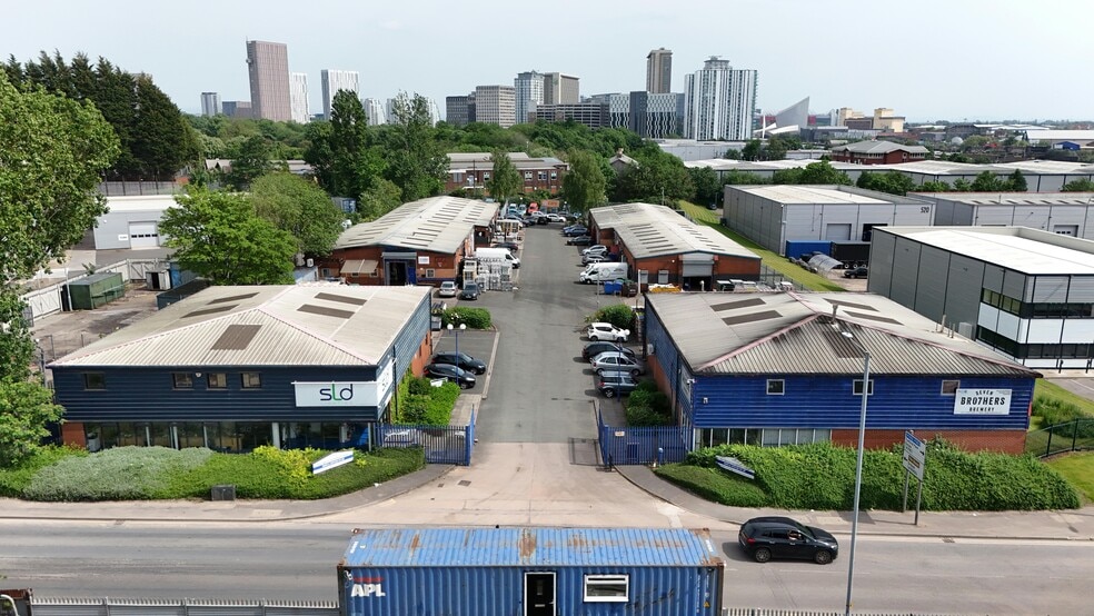 Daniel Adamson Rd, Salford to rent - Building Photo - Image 2 of 9