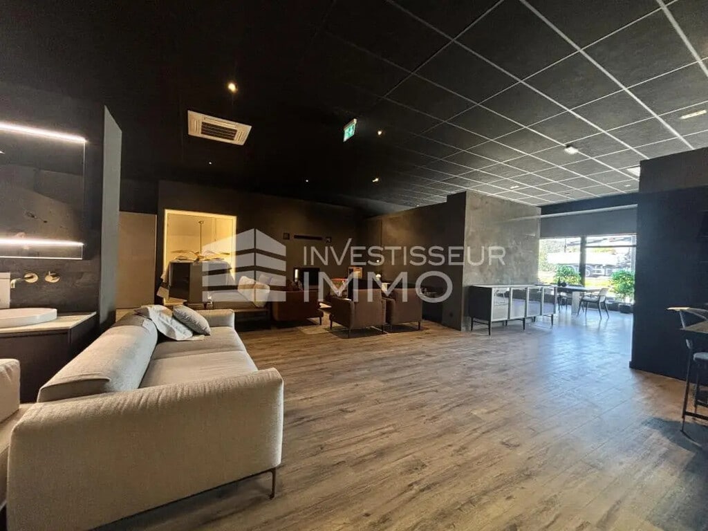 Location Commerce 570 m² - Photo 1