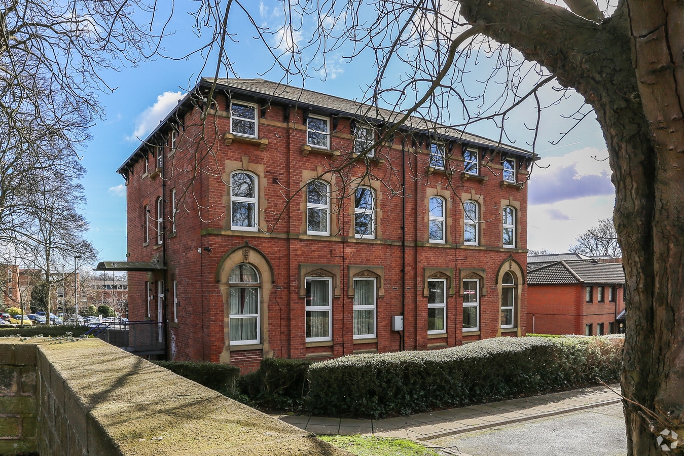 218220 Chapeltown Rd, Leeds, LS7 4EY UK