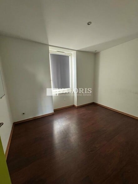 Office in Tassin-la-Demi-Lune for sale - Building Photo - Image 2 of 7