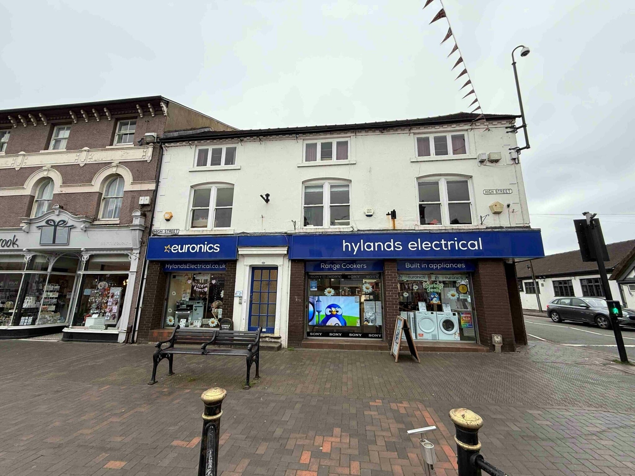 64 High St, Stone to rent Building Photo- Image 1 of 4