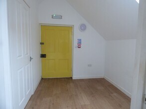80 Queensberry St, Dumfries to rent Interior Photo- Image 2 of 3