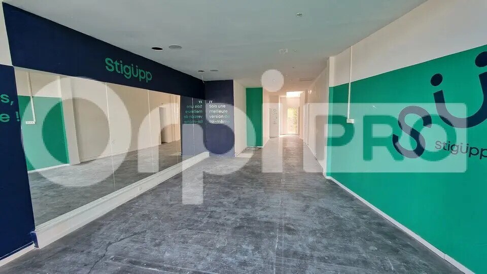 Retail in Bègles to rent - Interior Photo - Image 2 of 6