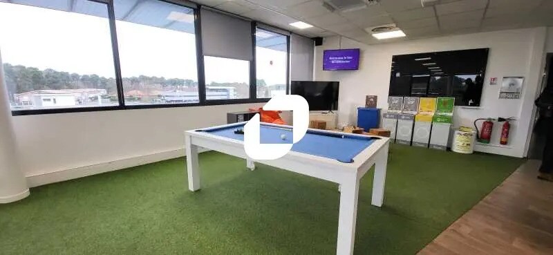 Office in Mérignac to rent - Interior Photo - Image 3 of 17