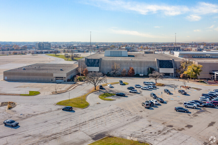 2 Orland Square Dr, Orland Park, IL for rent - Aerial - Image 3 of 9