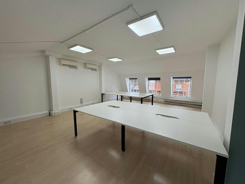 Shepherdess Walk, London to rent - Building Photo - Image 3 of 19