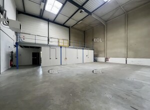 Light Industrial in Saint-Denis to rent Interior Photo- Image 1 of 5