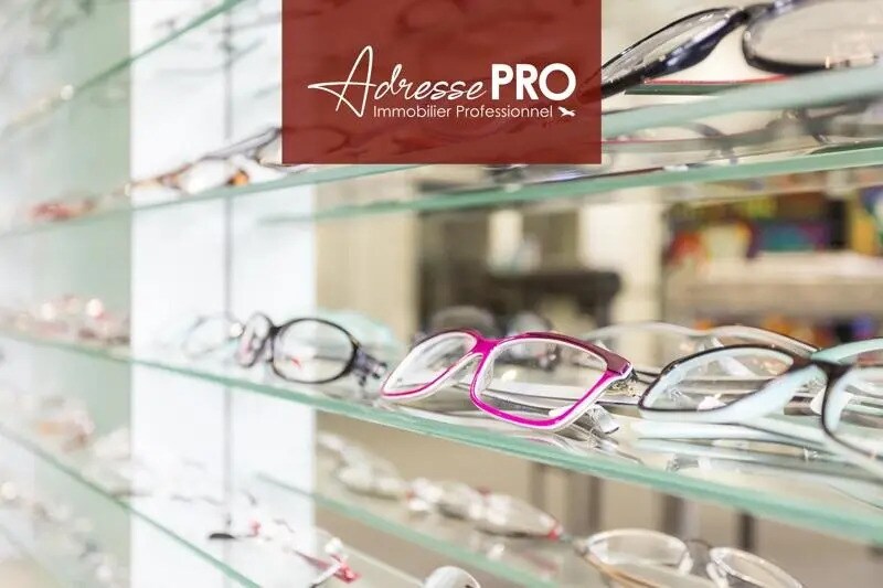 Retail in La Rochelle for sale Building Photo- Image 1 of 4