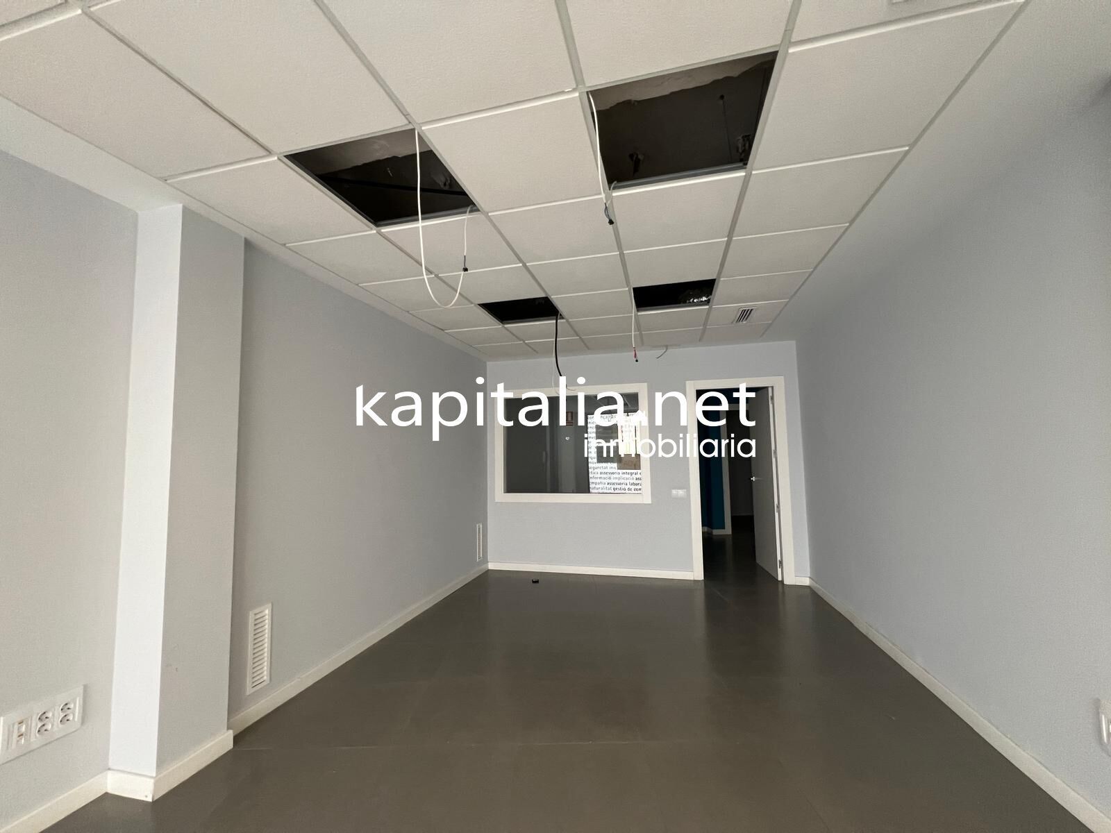 Retail in Ontinyent, Valencia to rent Interior Photo- Image 1 of 7