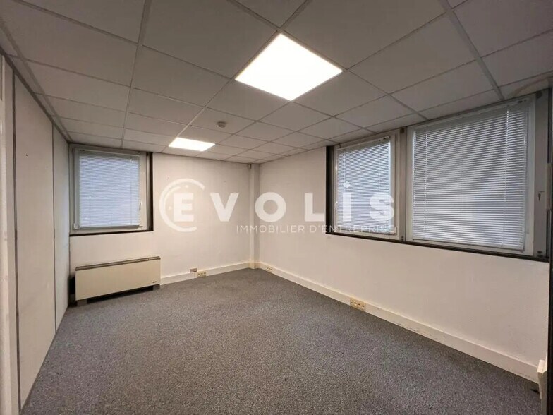 Office in Mérignac to rent - Interior Photo - Image 2 of 6
