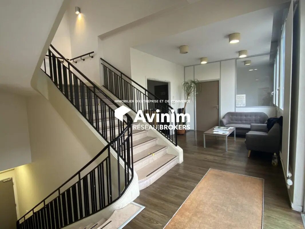 Office in Nanterre to rent Interior Photo- Image 1 of 2