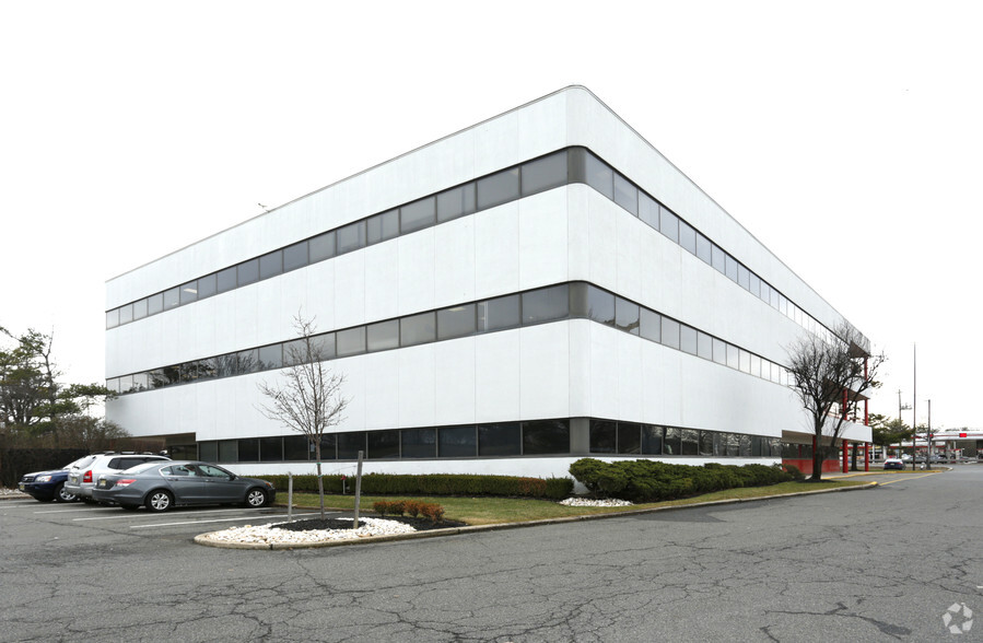 1000 US Highway 9 N, Woodbridge, NJ for rent - Building Photo - Image 3 of 6