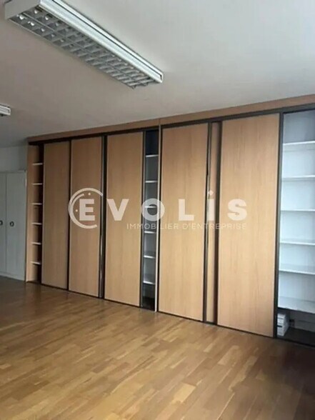 Office in Châtillon to rent - Interior Photo - Image 3 of 7