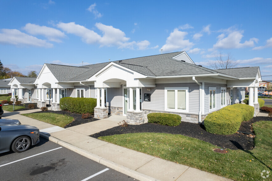 1900 Mt. Holly Rd, Burlington, NJ for rent - Primary Photo - Image 1 of 4