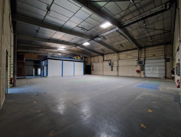 Light Industrial in Dardilly to rent - Interior Photo - Image 3 of 7