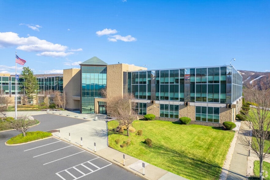 30 Ed Preate Dr, Moosic, PA to rent - Building Photo - Image 3 of 12