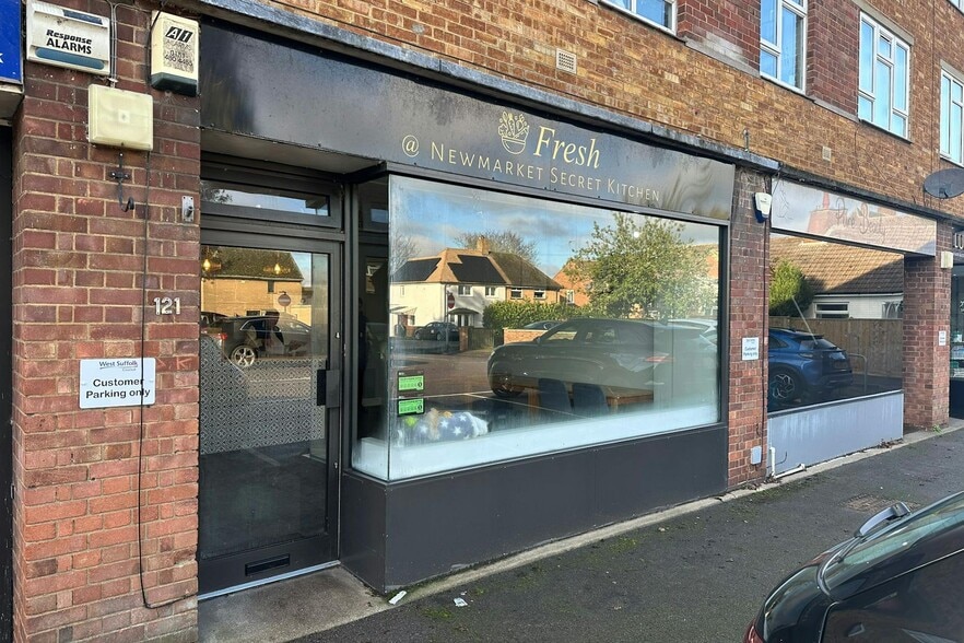119-123 Freshfields, Newmarket to rent - Primary Photo - Image 1 of 5