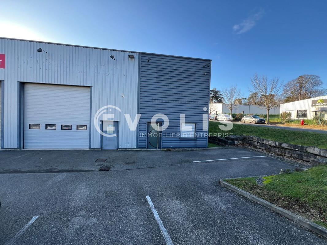 Light Industrial in Gleizé for sale Building Photo- Image 1 of 8