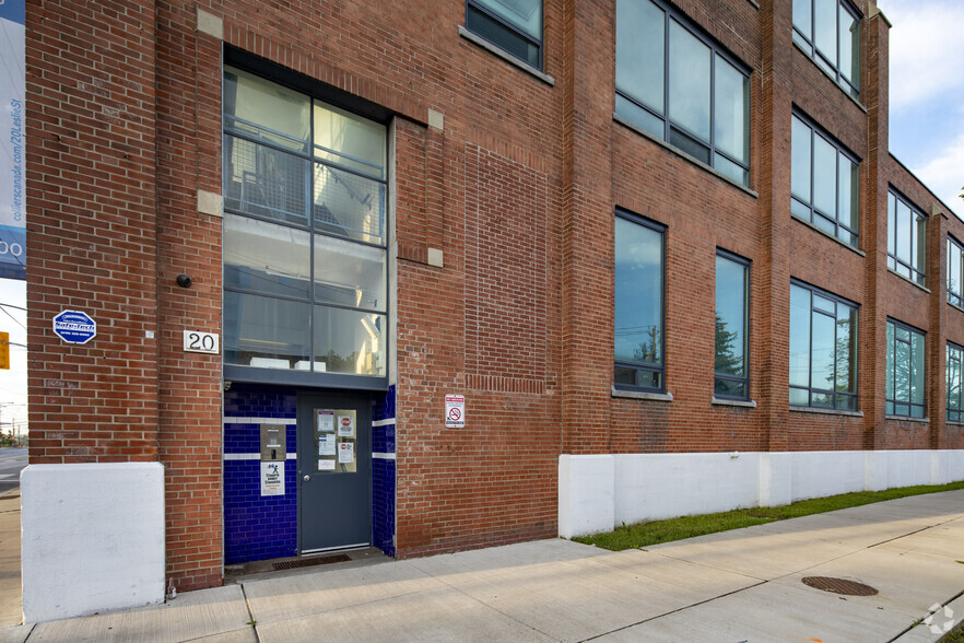 20 Leslie St, Toronto, ON for rent - Building Photo - Image 1 of 7