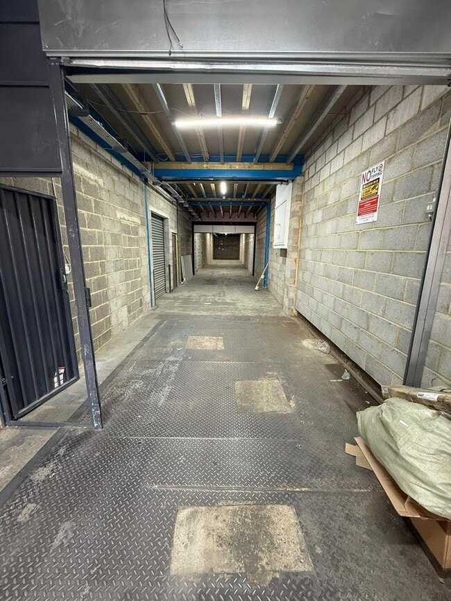 More details for 18 Wadsworth Rd, Greenford - Light Industrial to Rent