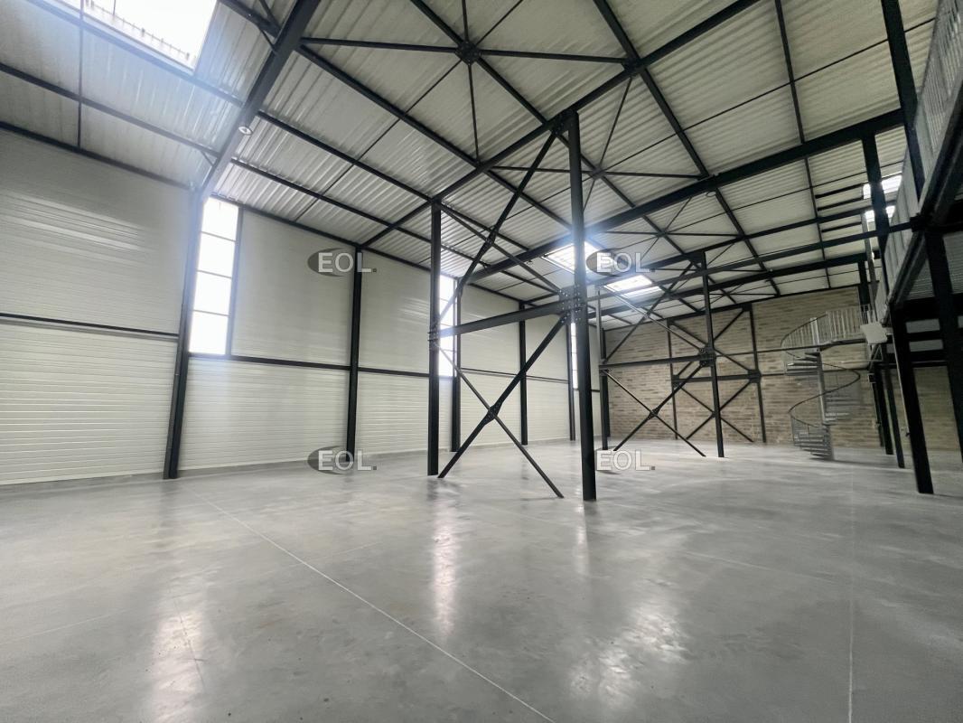 Light Industrial in Longperrier to rent Interior Photo- Image 1 of 5