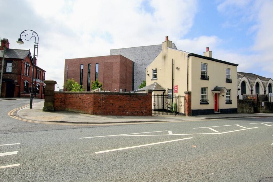 4 High St, Prescot for sale - Building Photo - Image 1 of 35