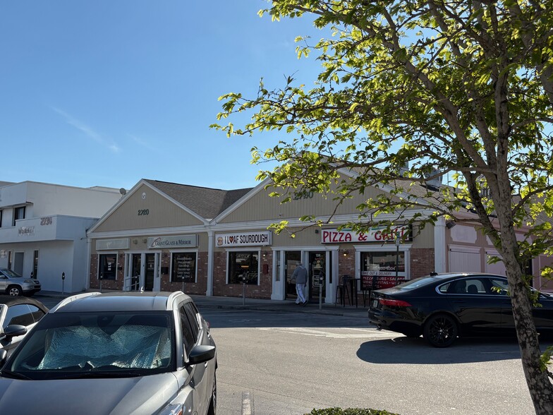 2720 E Oakland Park Blvd, Fort Lauderdale, FL for rent - Building Photo - Image 2 of 5