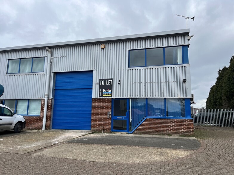 Bridge Rd, Welwyn Garden City to rent - Building Photo - Image 3 of 16