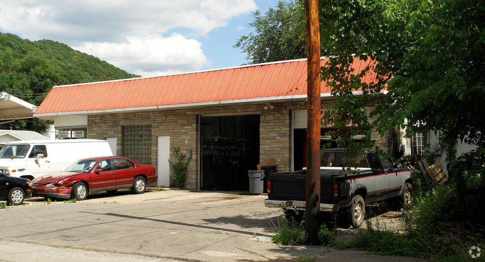 804 Main Ave, Nitro, WV for sale - Building Photo - Image 2 of 2