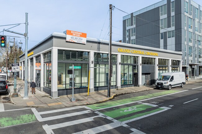 More details for 106 NE Grand Ave, Portland, OR - Industrial to Rent