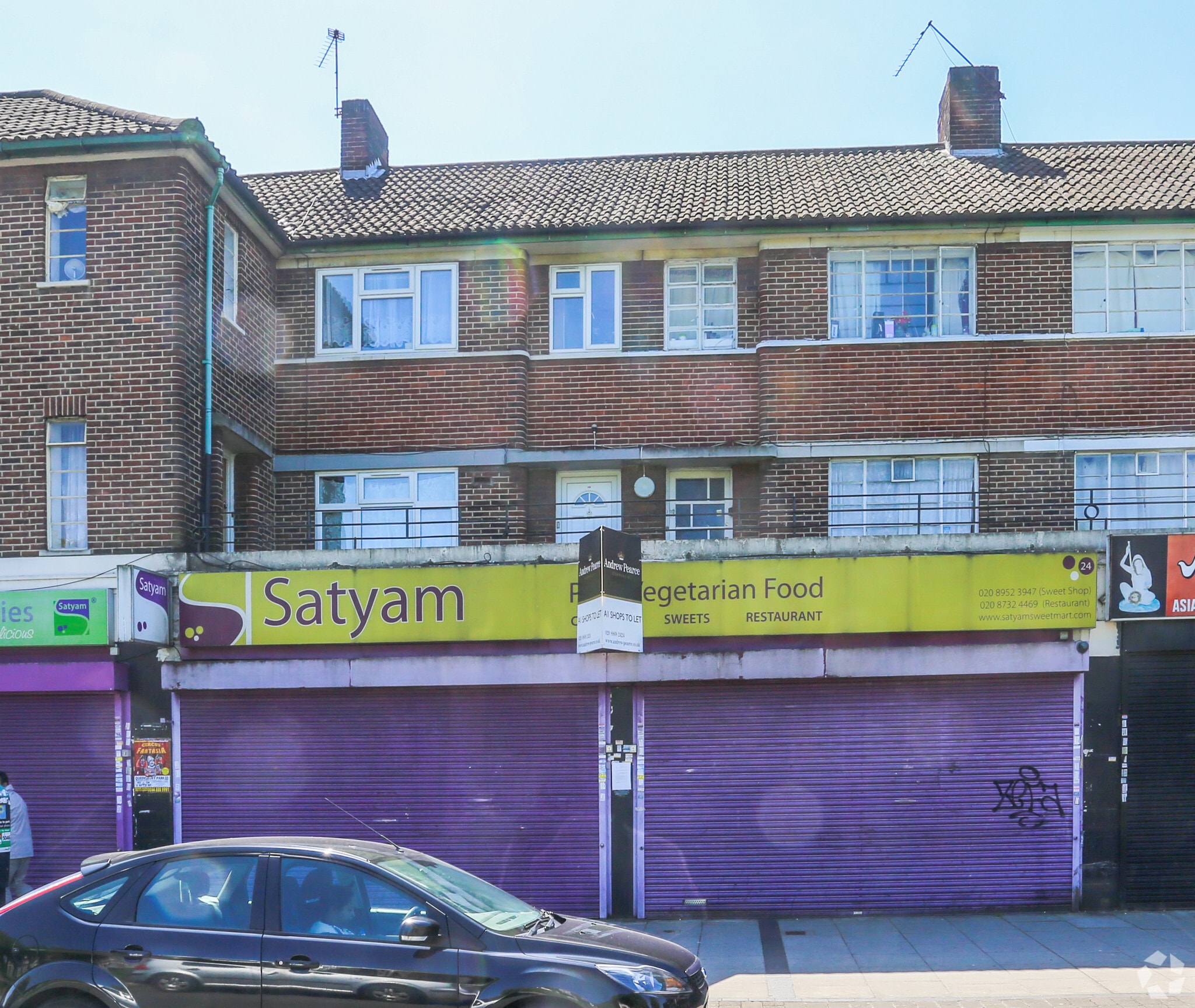 23-25 Queensbury Station Para, Edgware for sale Primary Photo- Image 1 of 1