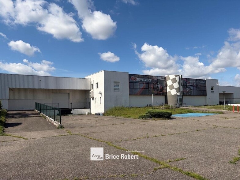 68 Avenue Des Freres Montgolfier, Genas to rent - Building Photo - Image 1 of 6