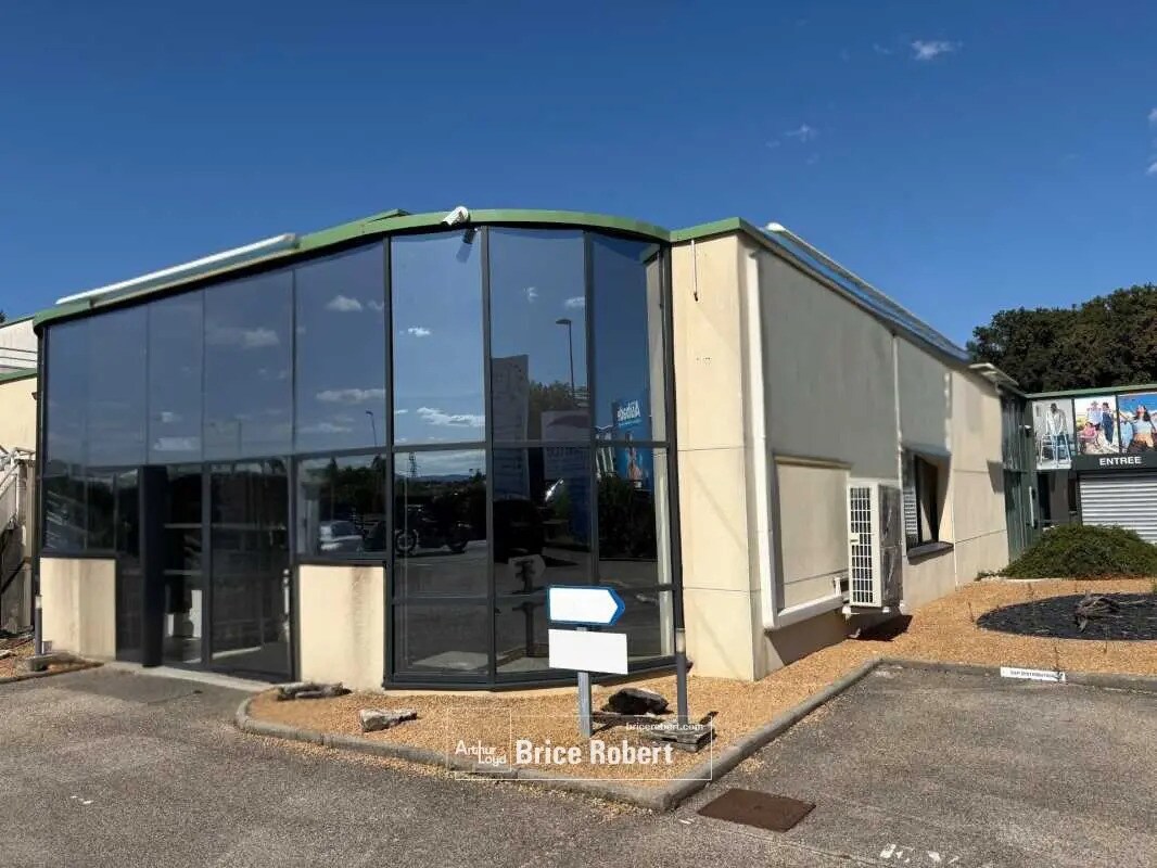 Light Industrial in Limonest to rent Building Photo- Image 1 of 8