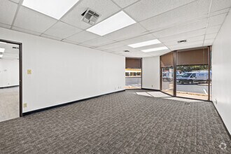 11905-11945 Starcrest Dr, San Antonio, TX to rent Building Photo- Image 2 of 2