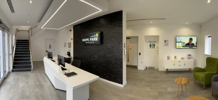 16 Carolina Way, Salford to rent Interior Photo- Image 1 of 4