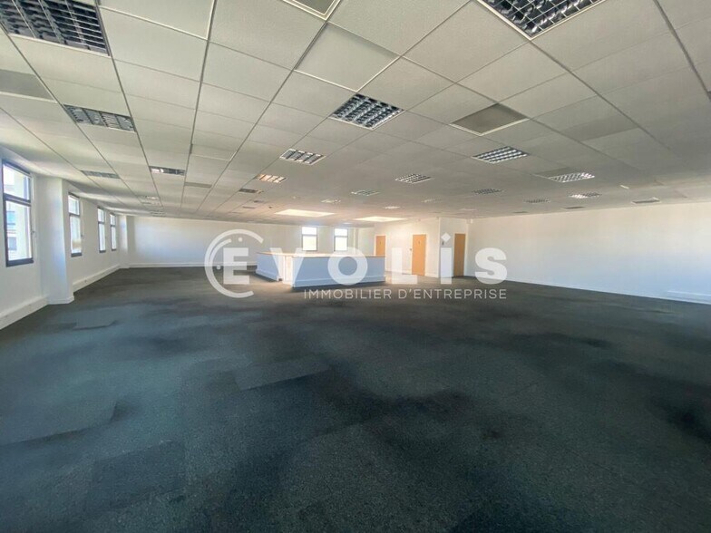 Office in Créteil to rent - Interior Photo - Image 2 of 10