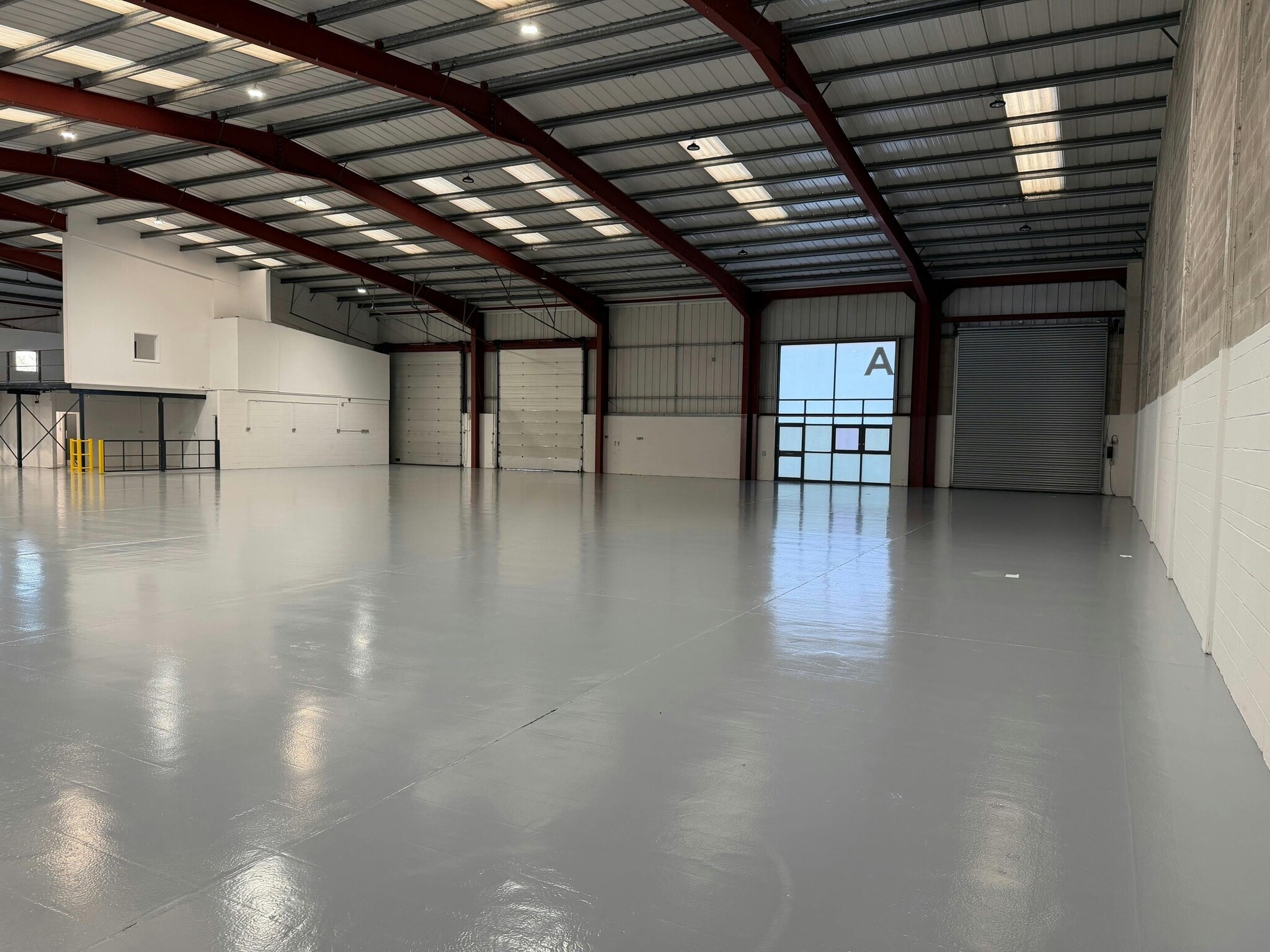 Union Rd, Bolton to rent Building Photo- Image 1 of 9