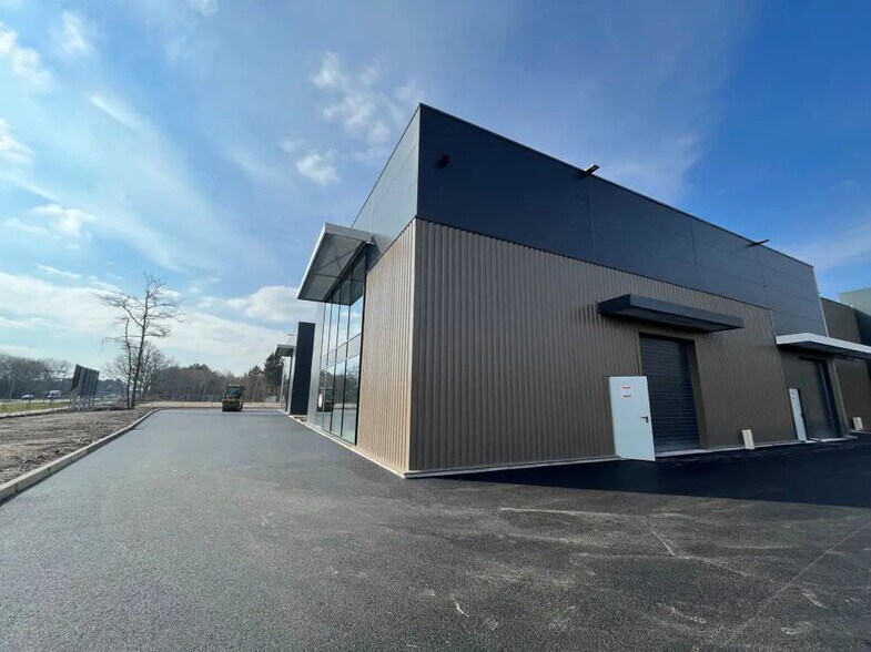 Light Industrial in Mérignac to rent - Building Photo - Image 3 of 11