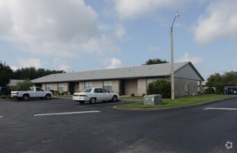 146 Homestead Rd S, Lehigh Acres, FL for sale Primary Photo- Image 1 of 1