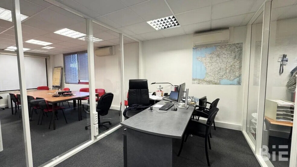 Office in Mérignac to rent - Interior Photo - Image 2 of 5