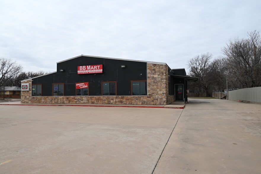 121 S Berry St, Burkburnett, TX for sale - Building Photo - Image 3 of 25