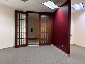 6302 W Broadway St, Pearland, TX to rent Building Photo- Image 1 of 6