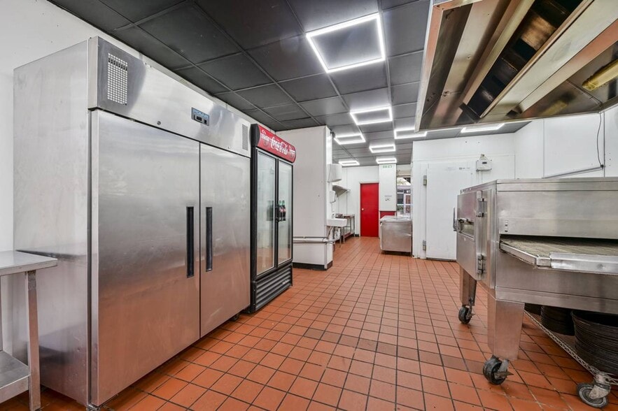 125 Wandsworth High St, London for sale - Interior Photo - Image 2 of 3