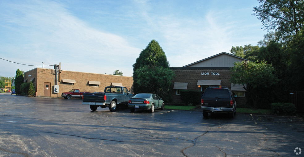 910 W Algonquin Rd, Algonquin, IL for sale - Building Photo - Image 1 of 3