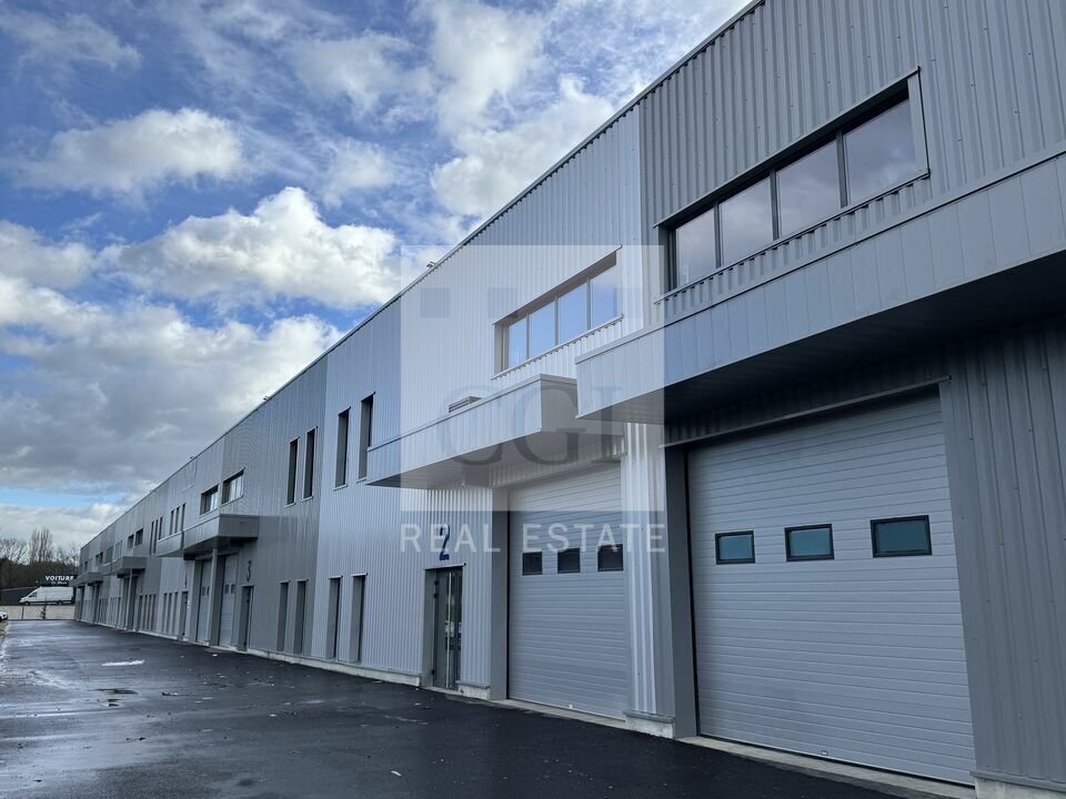 23 Petite Rue De La Plaine, Bourgoin-Jallieu to rent Building Photo- Image 1 of 13