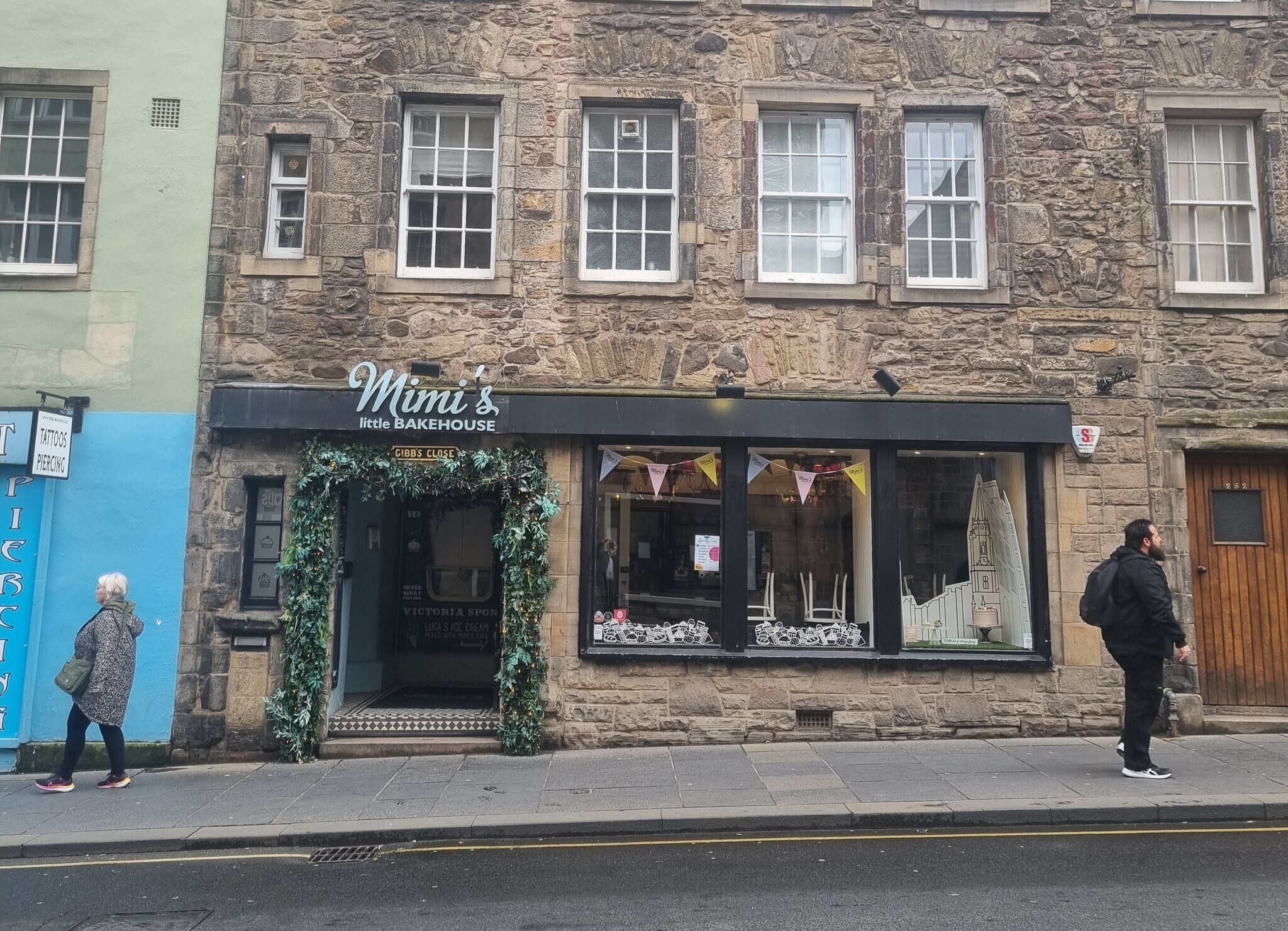 250 Canongate, Edinburgh for sale Primary Photo- Image 1 of 1