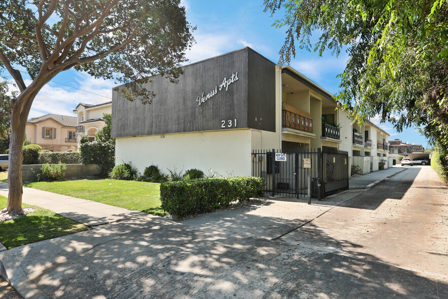 231 N Alhambra Ave, Monterey Park, CA for sale - Building Photo - Image 1 of 25